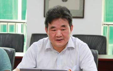 李玉中同志結(jié)合輕工行業(yè)實(shí)際講授主題教育專題黨課